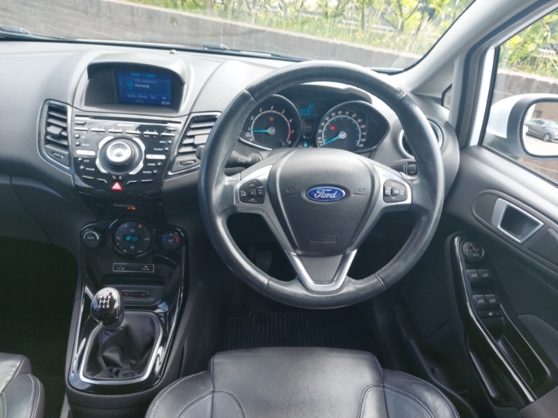 Ford Fiesta Zetec White #8