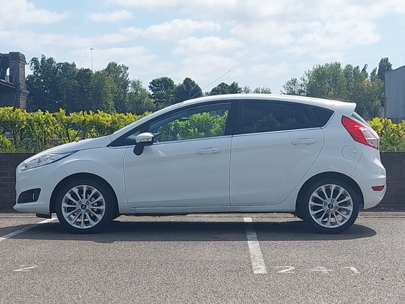 Ford Fiesta Zetec White #4