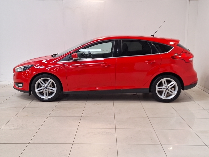 Ford Focus 1.0 Ecoboost 125 Titanium Red #4