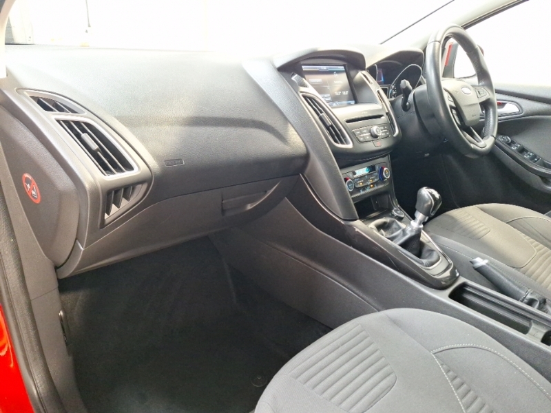 Ford Focus 1.0 Ecoboost 125 Titanium Red #5