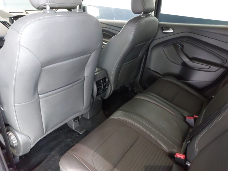 Ford Kuga 1.5 Tdci Titanium 2Wd Black #6