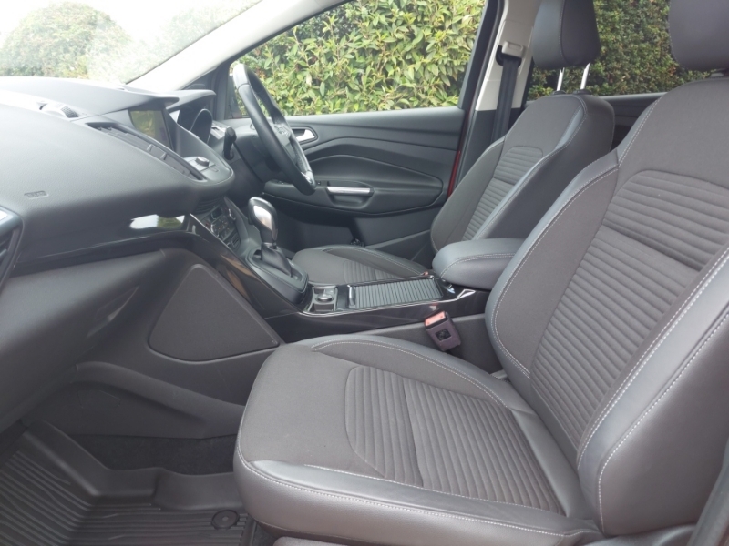 Ford Kuga 2.0 Tdci Titanium Edition 2Wd Red #5