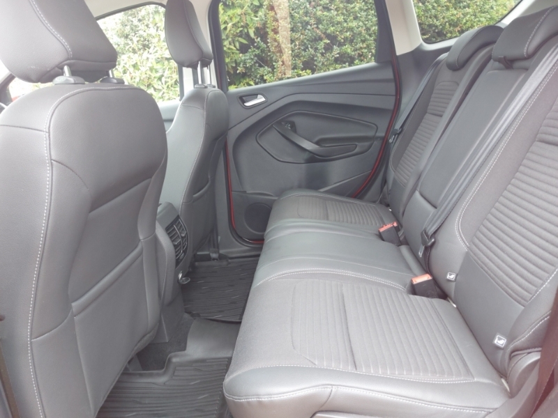 Ford Kuga 2.0 Tdci Titanium Edition 2Wd Red #6