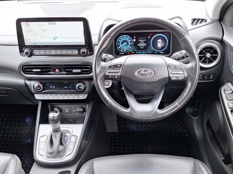 Hyundai Kona Premium Red #8