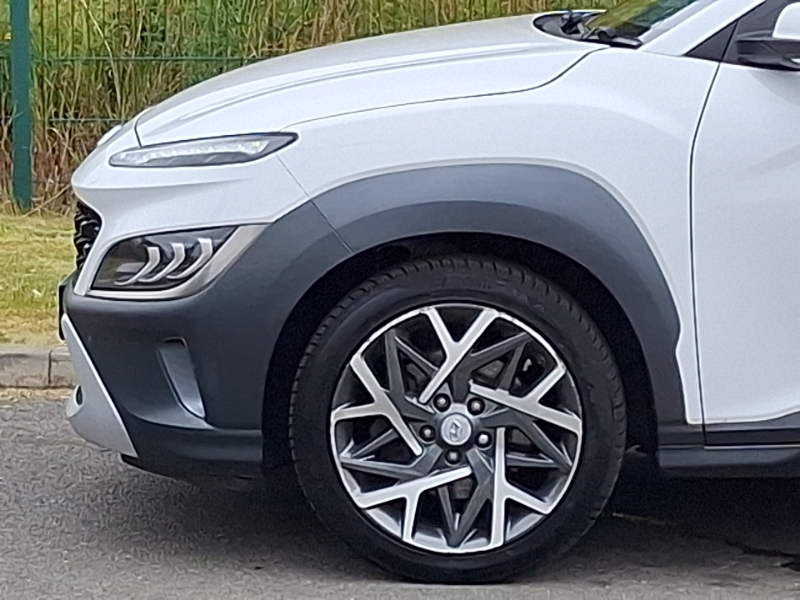 Hyundai Kona Premium Red #19