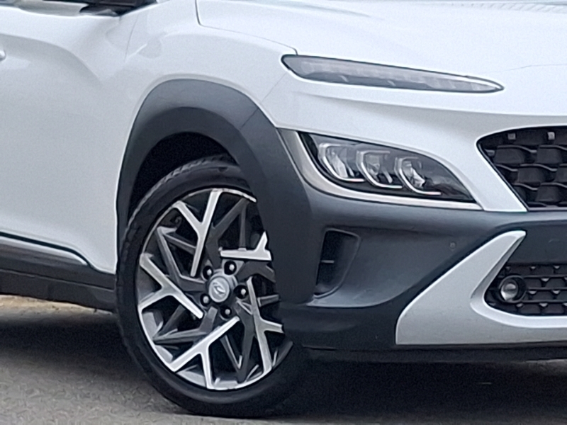 Hyundai Kona Premium Red #20