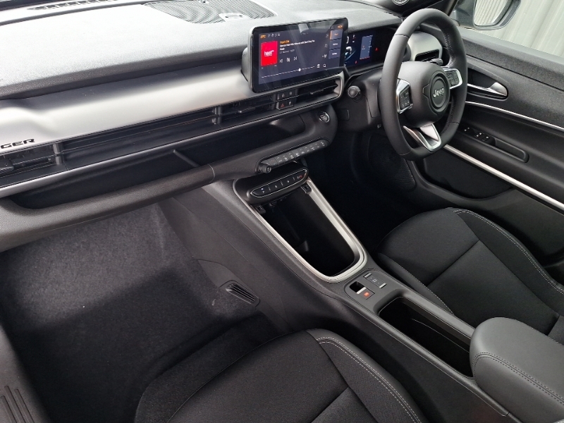 Jeep Avenger 1.2 E-hybrid Altitude Dct Black #5