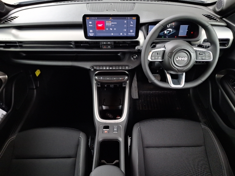 Jeep Avenger 1.2 E-hybrid Altitude Dct Black #3