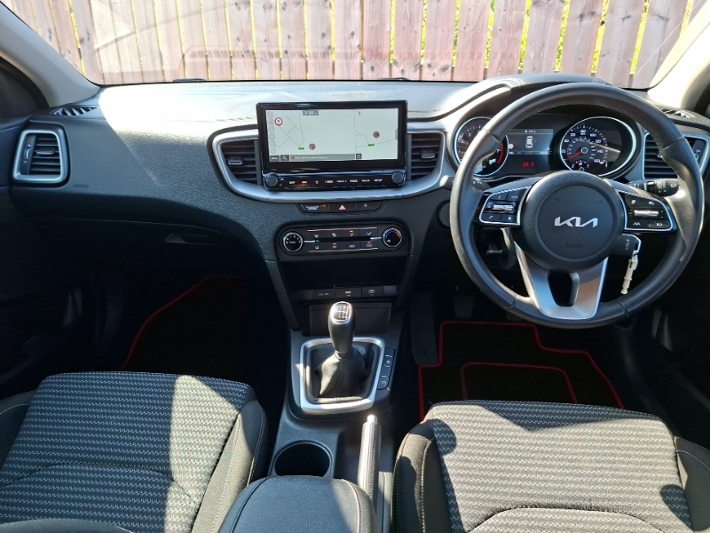 Kia Ceed 1.5T Gdi Isg 138 2 Red #3