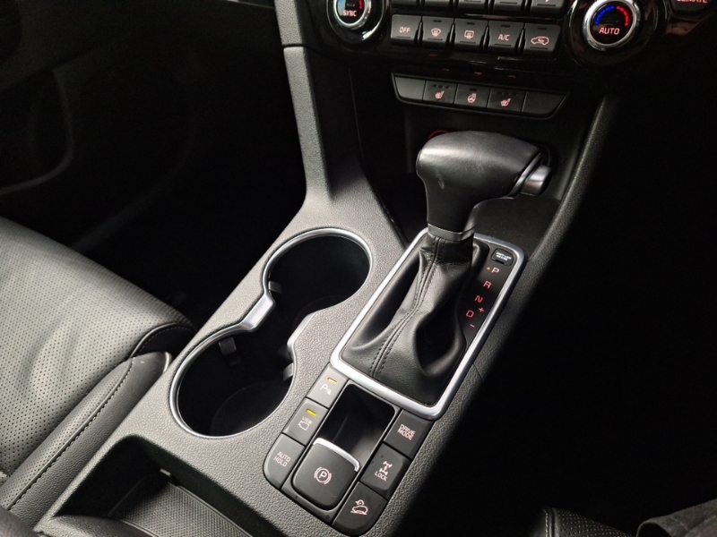 Kia Sportage Black #16