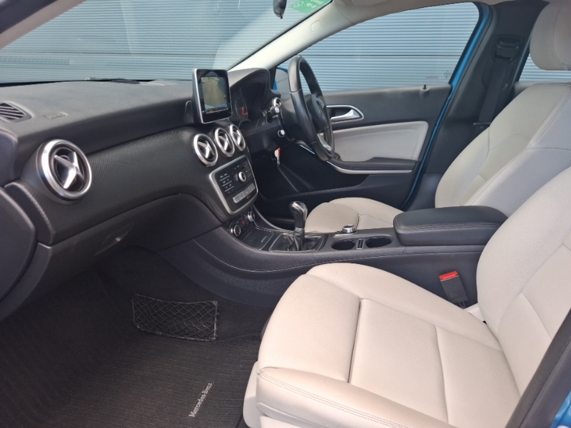 Mercedes-Benz A Class A180d Se Executive KJ66EBA Blue #5