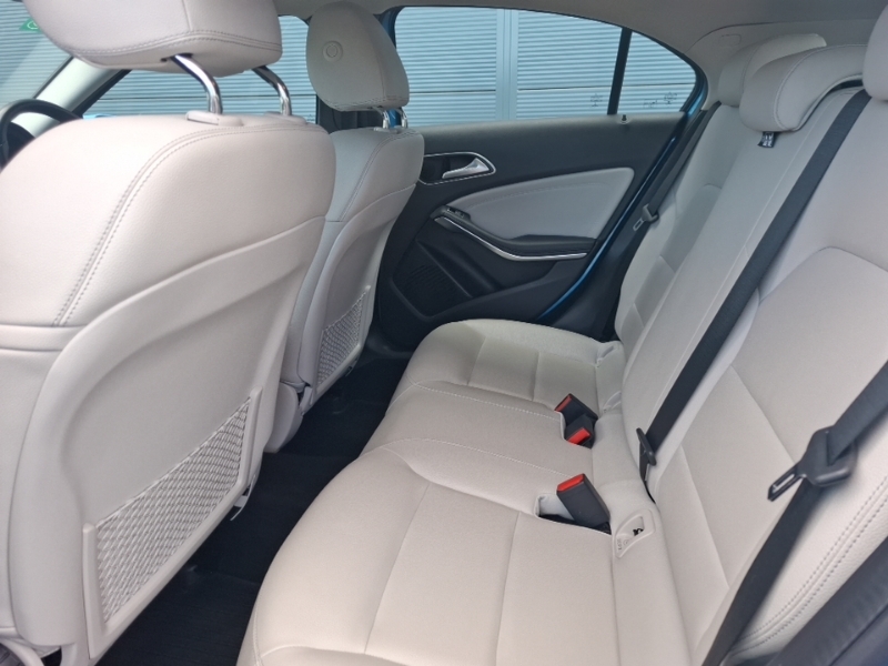 Mercedes-Benz A Class A180d Se Executive KJ66EBA Blue #6