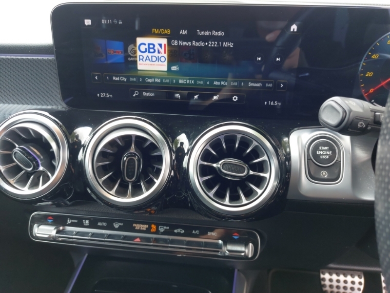 Mercedes-Benz GLB Class 200 Amg Line Premium Plus Blue #11