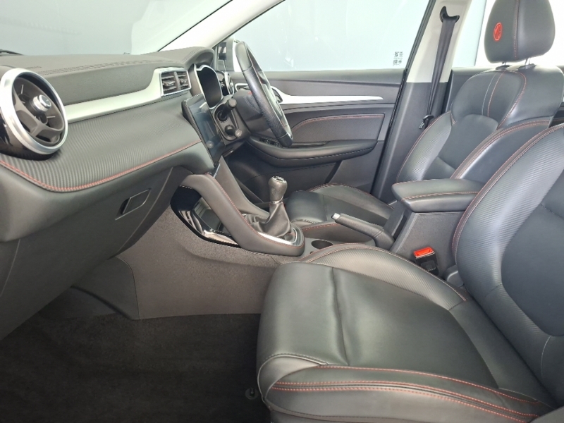 MG ZS 1.0T Gdi Exclusive Black #5
