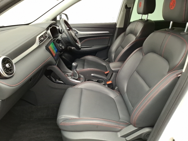 MG ZS 1.5 Vti-tech Exclusive White #5