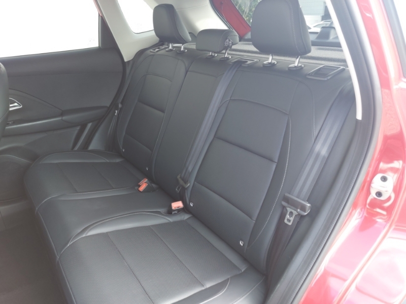 MG ZS 1.5 Hybrid Trophy Red #6