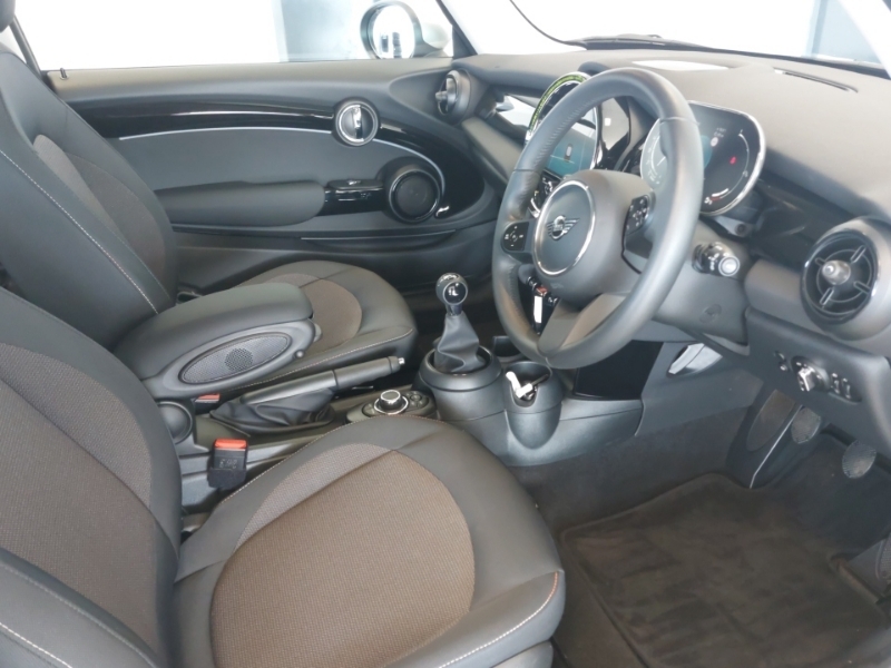 Mini Hatch 1.5 Cooper Classic Premium Silver #6