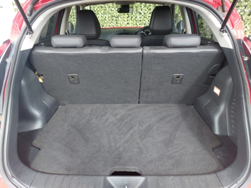 Nissan Juke 1.0 Dig-t Acenta Red #18