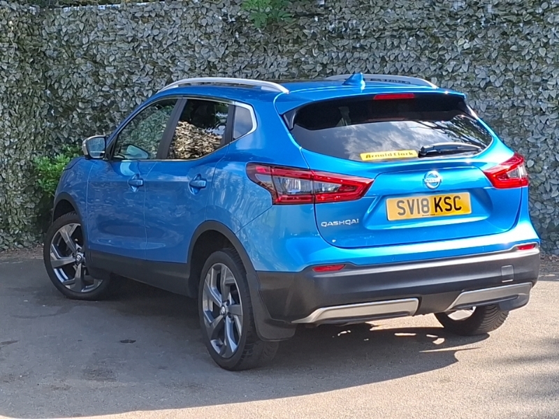 Nissan Qashqai Dci Tekna Red #2