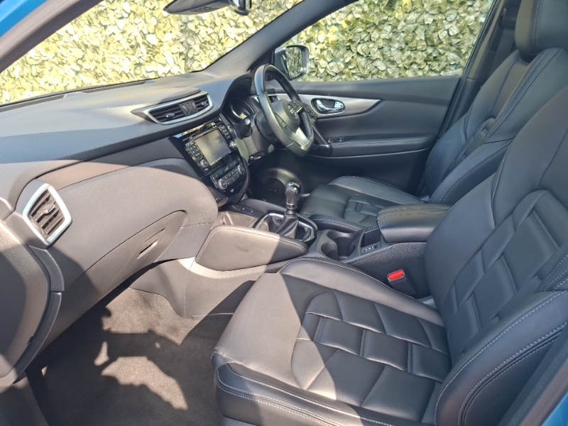 Nissan Qashqai Dci Tekna Red #5