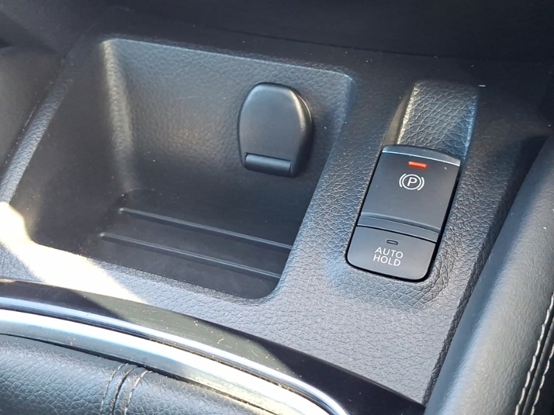 Nissan Qashqai Dci Tekna Red #17