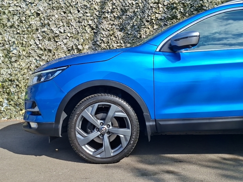 Nissan Qashqai Dci Tekna Red #19