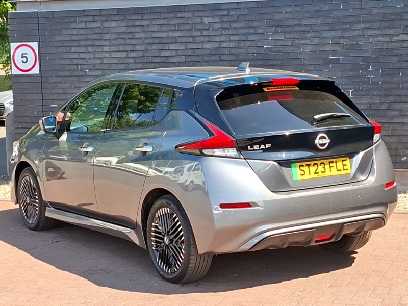 Nissan Leaf 110Kw N-connecta 39Kwh Grey #2