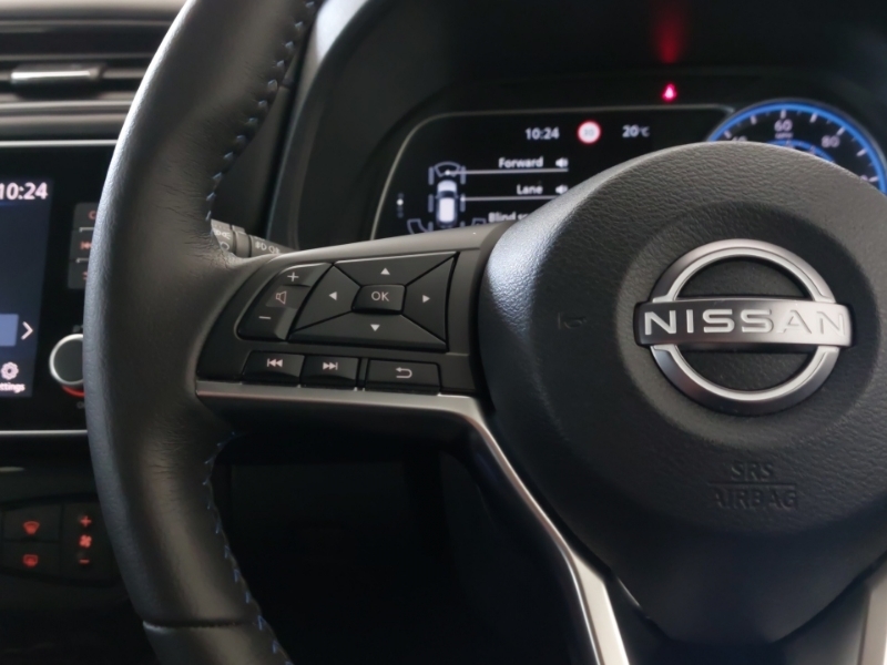 Nissan Leaf E 110Kw N-connecta 39Kwh Hatchback Black #12