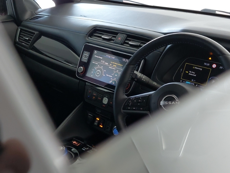 Nissan Leaf E 110Kw N-connecta 39Kwh Hatchback Black #16