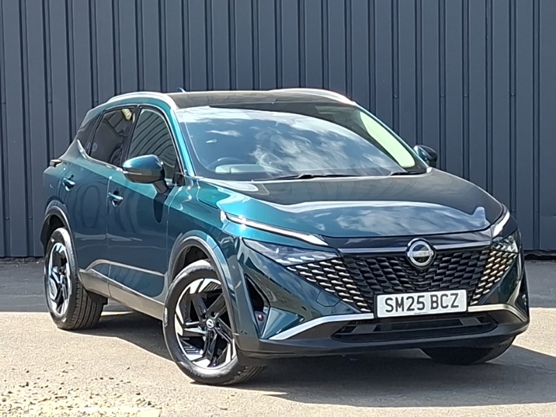 Nissan Qashqai 1.3 Dig-t Mh 158 N-connecta Glass Rf Xtronic Green