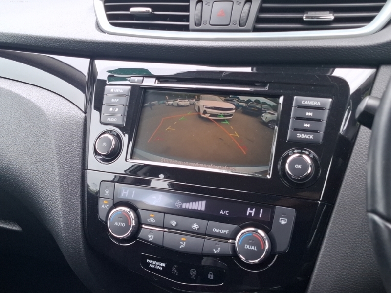 Nissan Qashqai Acenta Premium Black #9