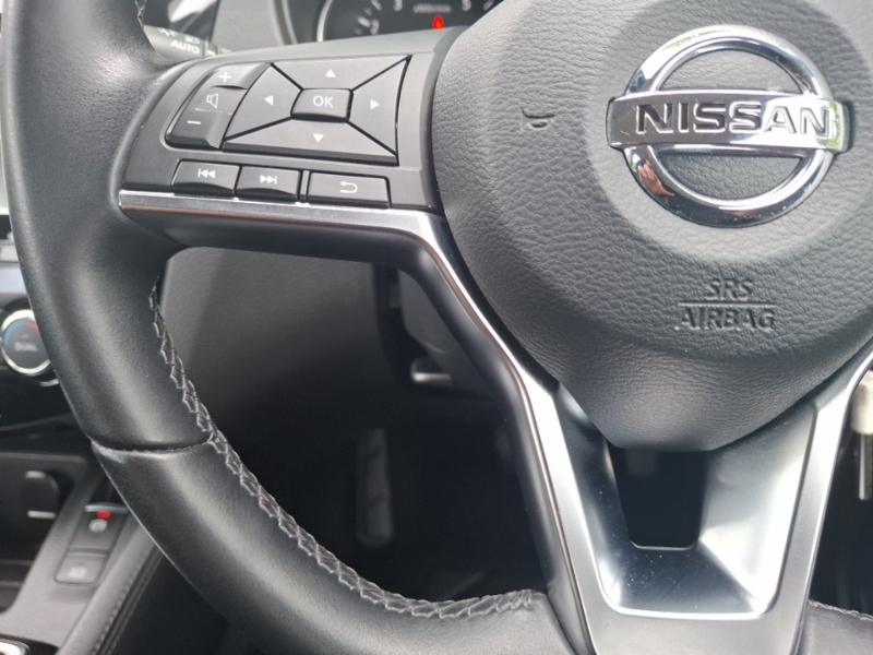 Nissan Qashqai Acenta Premium Black #12
