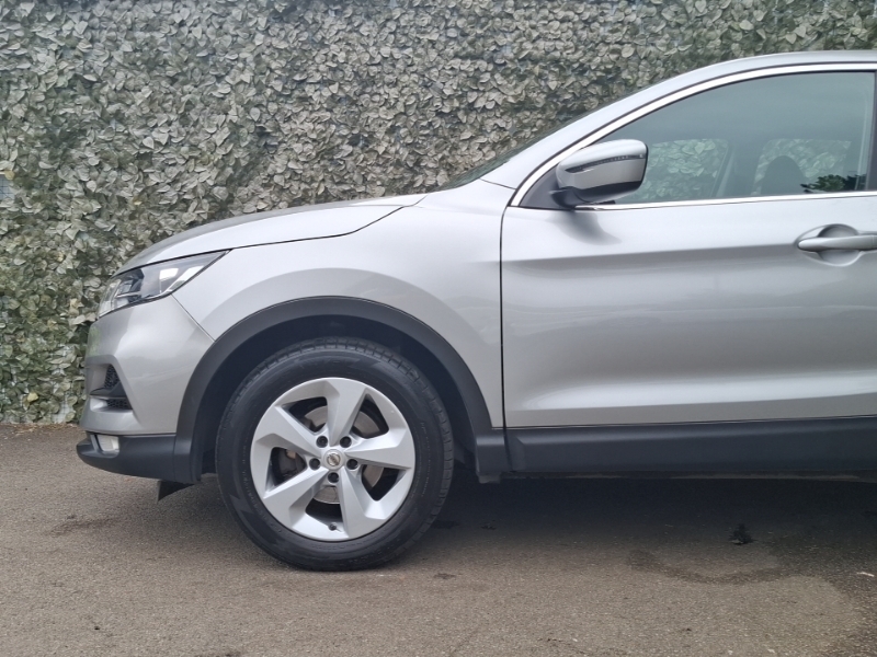 Nissan Qashqai Acenta Premium Black #19