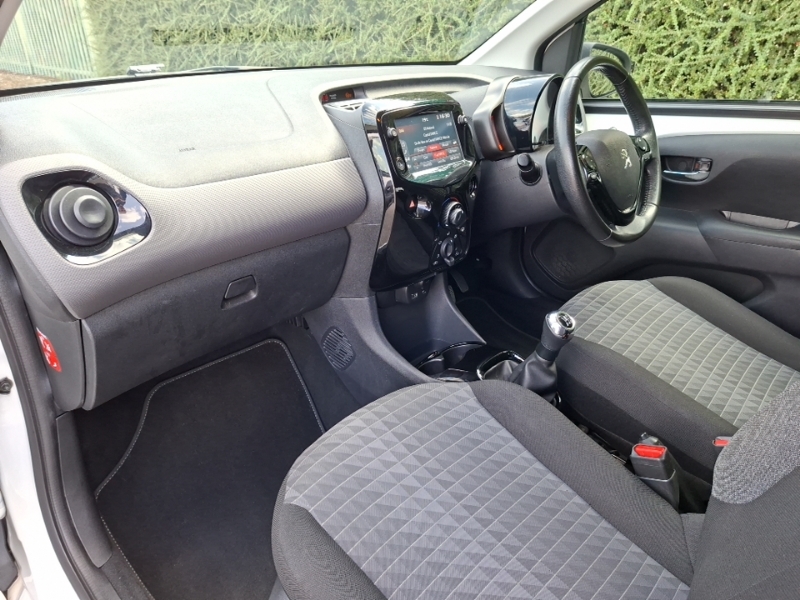 Peugeot 108 1.0 72 Allure White #5