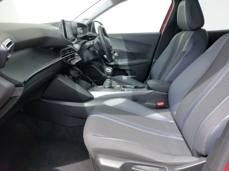 Peugeot 2008 1.2 Puretech Allure Red #5
