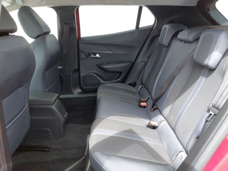 Peugeot 2008 1.2 Puretech Allure Red #6