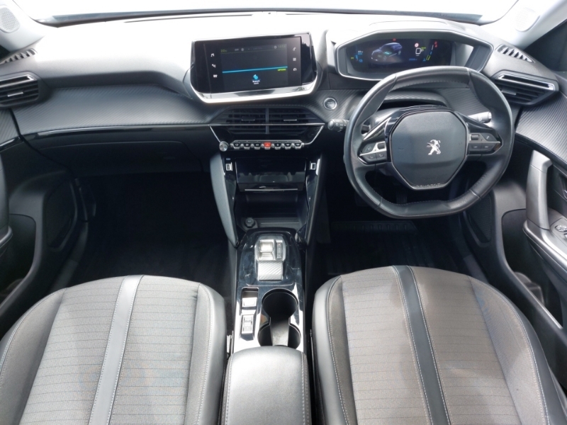 Peugeot e-2008 100Kw Allure Premium 50Kwh Black #3
