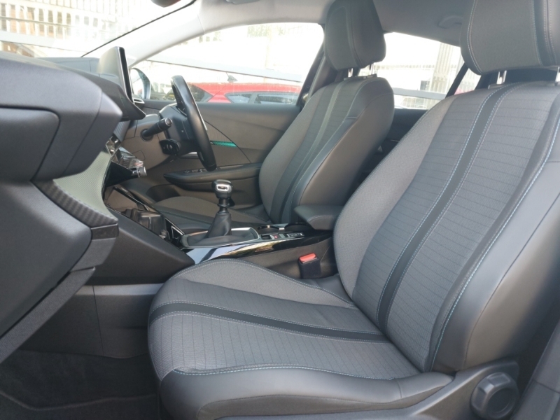 Peugeot 208 1.2 Puretech 100 Allure Black #5