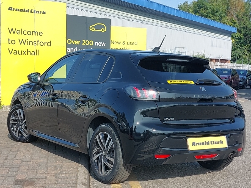 Peugeot 208 1.2 Puretech 100 Allure Black #2