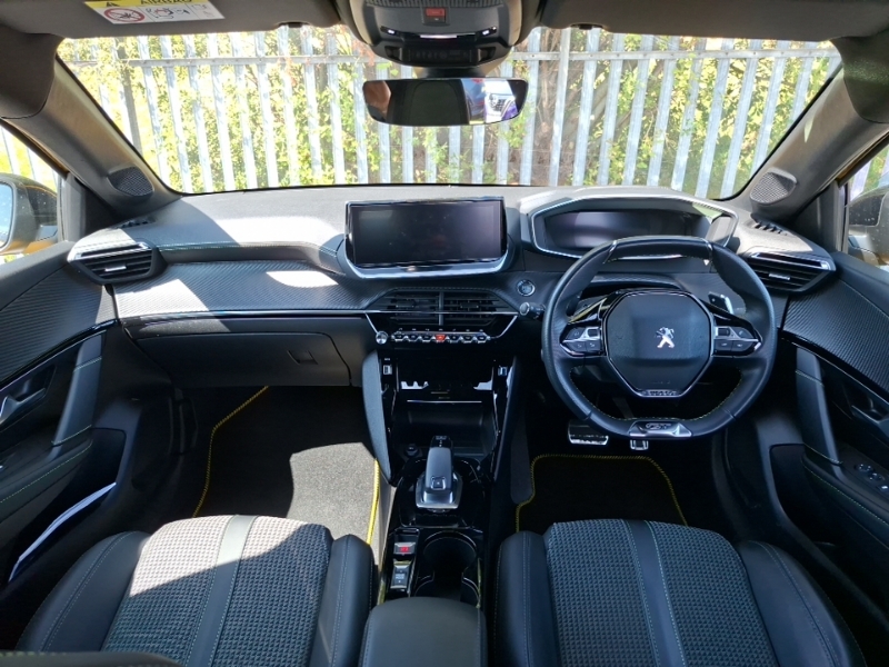 Peugeot 208 1.2 Puretech 100 Gt Eat8 Yellow #3