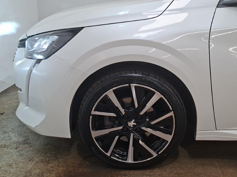 Peugeot 208 1.2 Puretech Active Premium #19