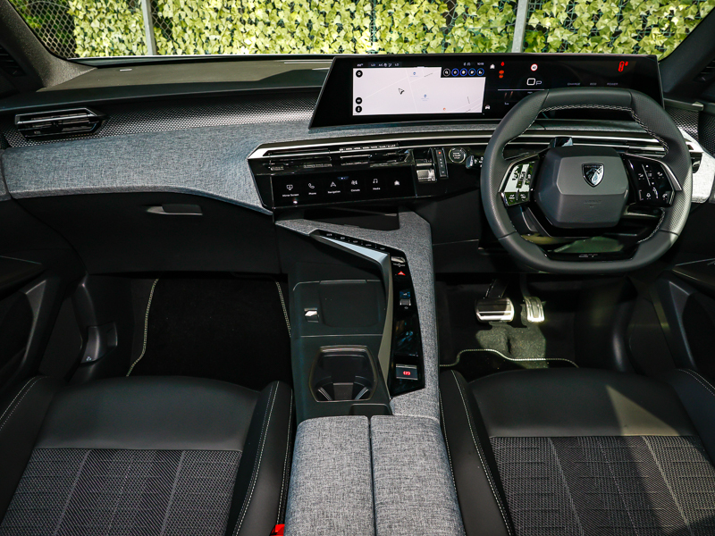 Peugeot 3008 1.2 Hybrid 145 Gt E-dsc6 Grey #5