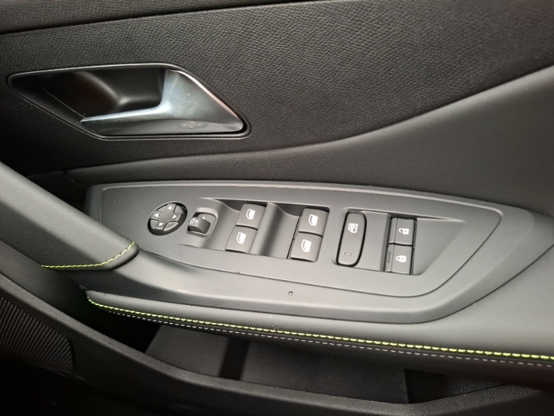 Peugeot 408 1.2 Hybrid 145 Gt Premium E-dsc6 Red #16
