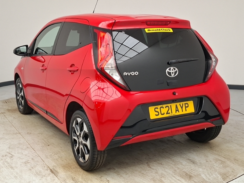 Toyota Aygo 1.0 Vvt-i X-trend Tss SC21AYP Red #2