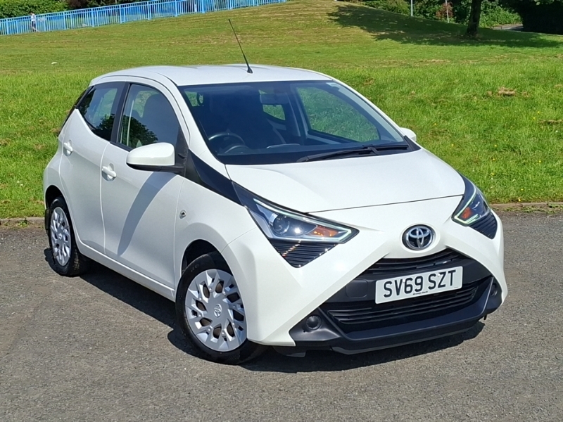 Toyota Aygo 1.0 Vvt-i X-play X-shift White