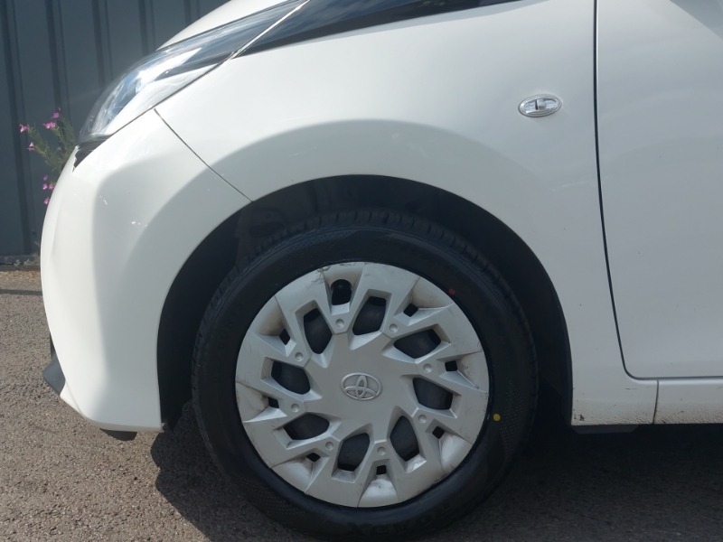 Toyota Aygo Hatchback Black #19