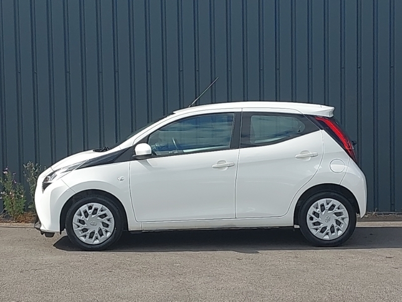 Toyota Aygo 1.0 Vvt-i X-play Tss X-shift White #5