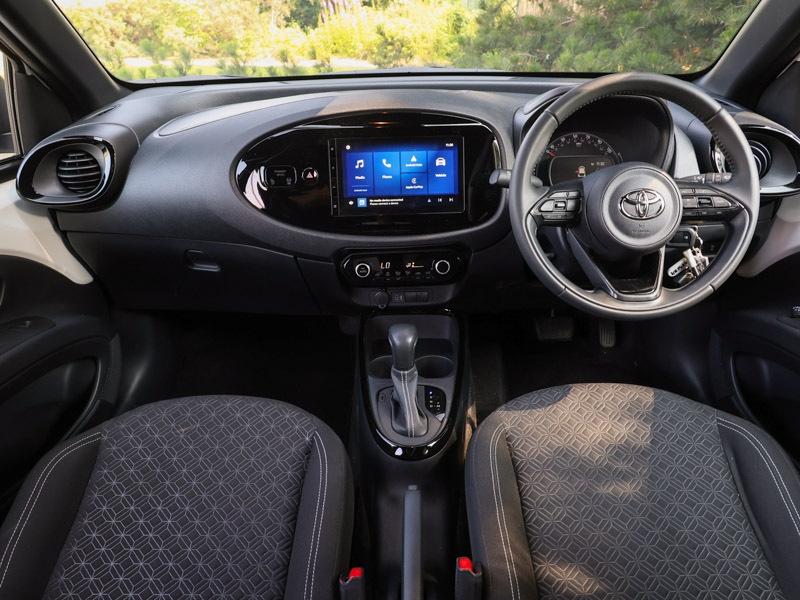 Toyota Aygo X 1.0 Vvt-i Edge White #3