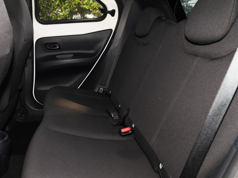 Toyota Aygo X 1.0 Vvt-i Edge White #6