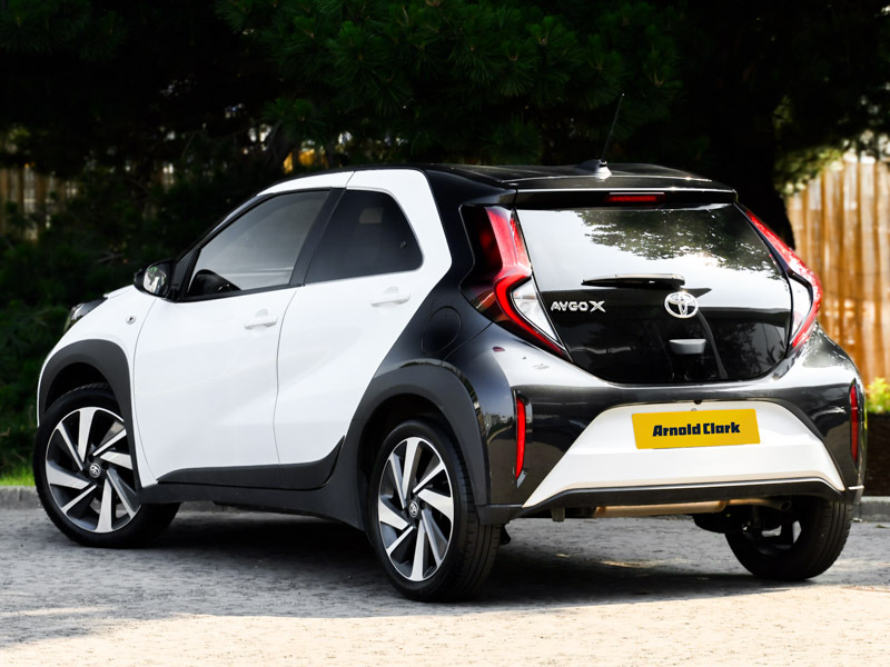 Toyota Aygo X 1.0 Vvt-i Edge White #2
